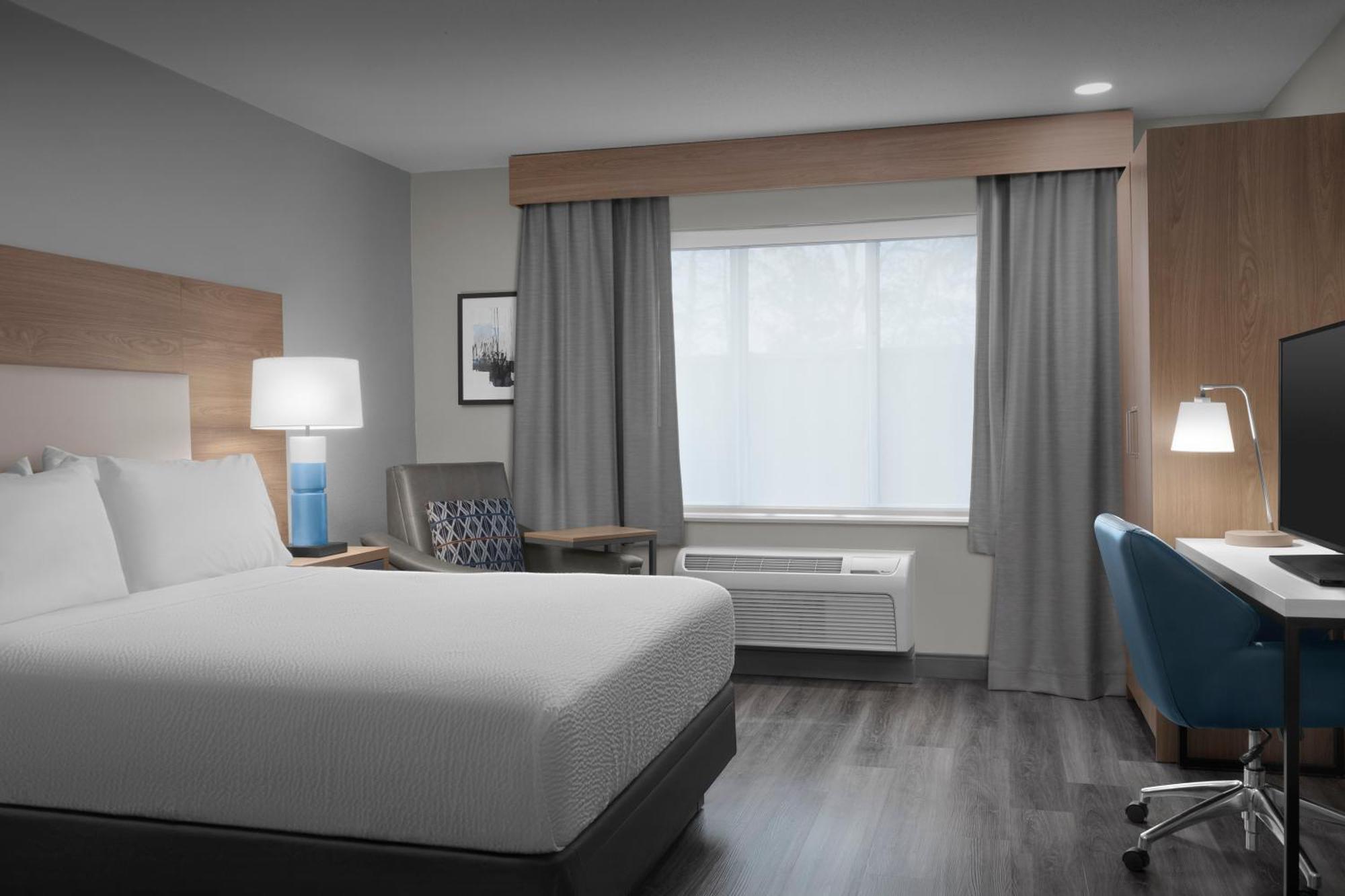 Candlewood By Ihg Hotel